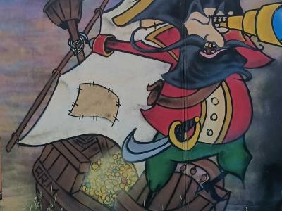Armed Cartoon Pirate — Street art in Saint-Nazaire