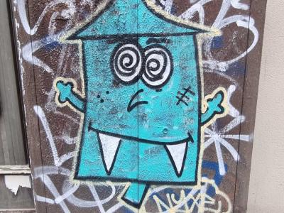 Turquoise House-Shaped Monster — Street art in Clermont-Ferrand