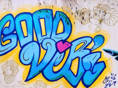 Graffiti with Pink Heart — Street art in Saint-Paul