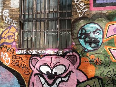Pink Heart on Colors — Street art in London
