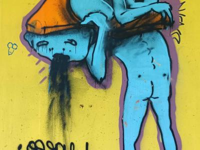 Personnage bleu la tete dans le seau — Street art à Rīga