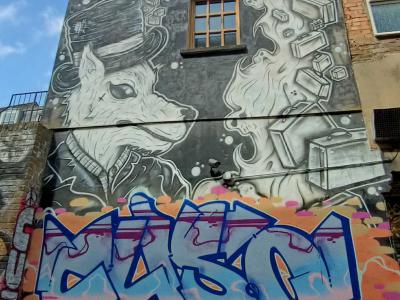 Renard et graffiti Caso — Street art à London