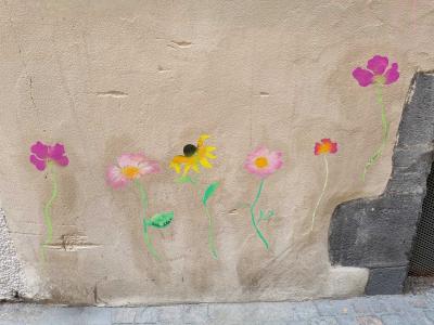 Five Painted Flowers on Wall — Street art in Clermont-Ferrand