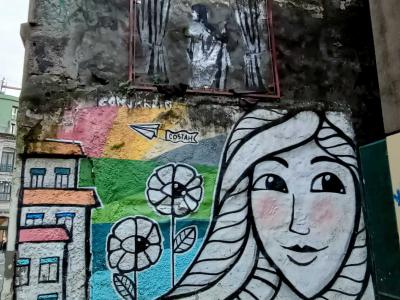 Visage féminin fleuri par Nuno Costah — Street art de Nuno Costah à Porto