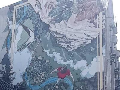 Dragon and Heron on Budapest Facade — Street art in Budapest