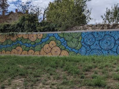 Spirales Concentriques Bleu et Ocre — Street art à Sérignan