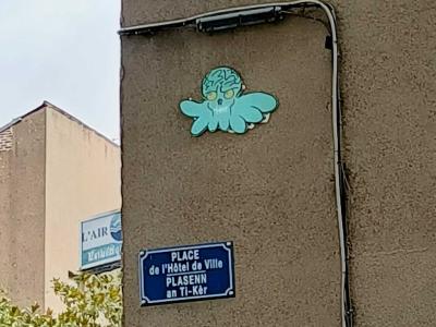 Petite créature ailée Gzup — Street art de Gzup à Nantes