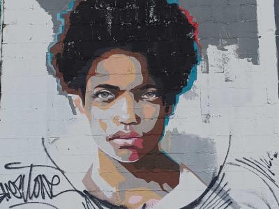 Portrait de jeune homme aux cheveux naturels — Street art à Redon