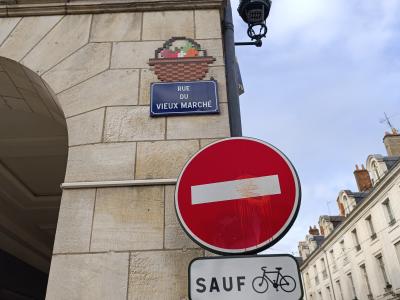 Rue du vieux marché - Panier — Street art de Mifamosa à Orléans