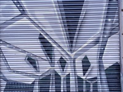 Black and White Geometric Crystal — Street art in Madrid