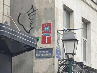 Space Invader PA_0231 — Street art by Gzup, Invader in Paris