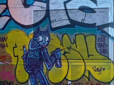 Abstract Blue Robot — Street art in Rennes