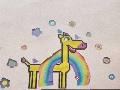 Pixel Art Giraffe and Rainbow - Mosaic — Street art in Clermont-Ferrand