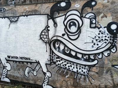 Chien cartoon en noir et blanc — Street art à Berlin