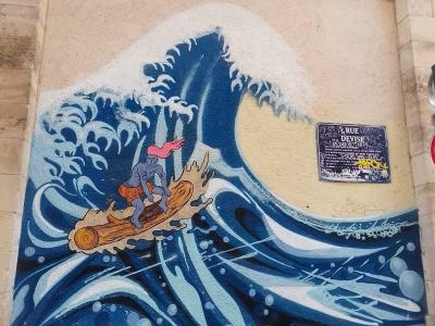 Donald surfer sur la grande vague — Street art à Bordeaux