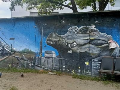 Crocodile Géant Urbain — Street art de Caer8th à Prague
