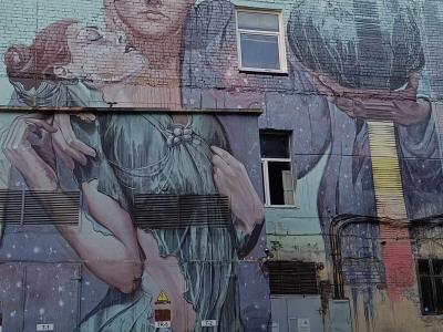 Hyperrealistic female figures — Street art by Sokar Uno in Vilnius