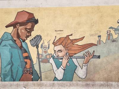 Musicians in Golden Composition — Street art in Strasbourg