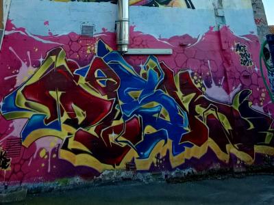 Wildstyle Magenta Explosif — Street art à Bourges