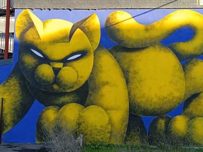 Chat géant jaune par FKV37 — Street art de fkv37 (FUKOV37) à Nantes