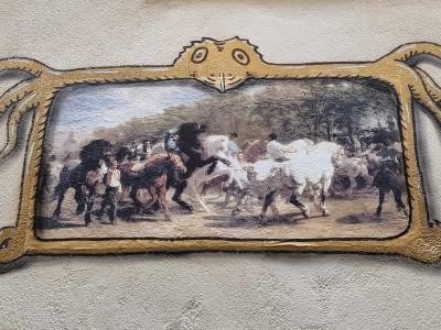 Battle and Horses in Classical Frame — Street art by Codex Urbanus in Clermont-Ferrand