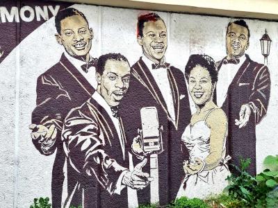 Jazz Group in Evening Attire — Street art in Grenoble