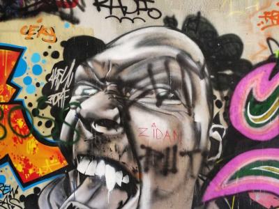 Screaming Face — Urban Caricature — Street art in Paris