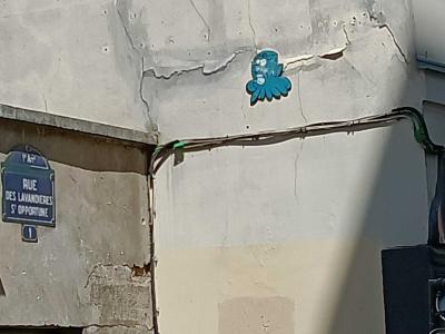 Sticker bleu Gzup rue Paris — Street art de Gzup à Paris