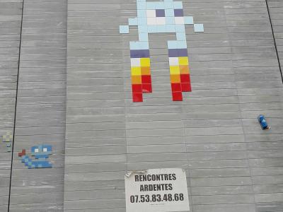 Robot Cosmique par Invader — Street art de Invader à Paris