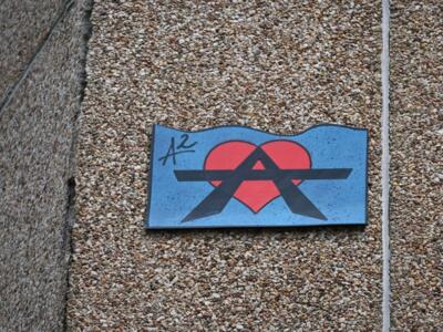 A2 on a blue background — Street art by A2 in Rennes