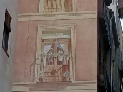 Trompe-l'Oeil Facade in Toledo — Street art in Toledo