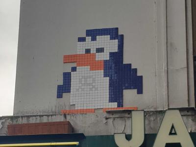 Space Invader PA_0874 — Pixel Penguin — Street art by Invader in Paris