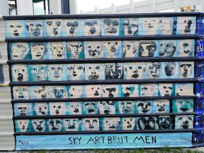 Visages Art Brut par Sky — Street art à Nantes