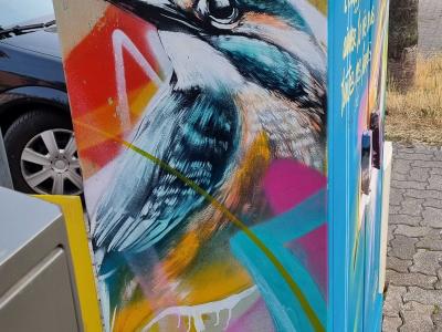 Oiseau volant en couleurs — Street art de Dan23 à Strasbourg