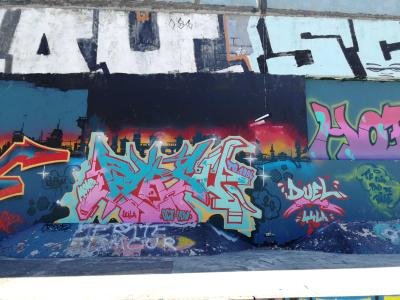 Duel Pink Blue Wildstyle Nantes — Street art in Nantes