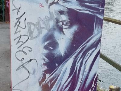 Cheveux au vent — Street art de Dan23 à Strasbourg