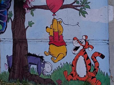 Winnie l'ourson et le ballon rouge — Street art à Berlin