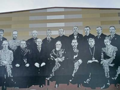 Galerie de portraits en noir et blanc — Street art de Linas Kaziulionis kart7 à Vilnius