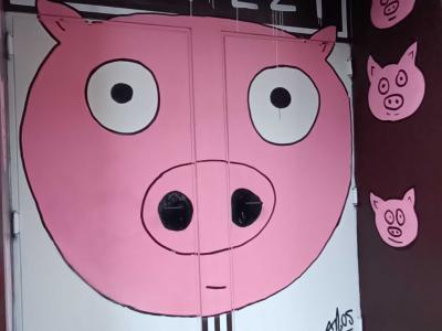 Ragazzi - Stylized Pig — Street art in Nantes