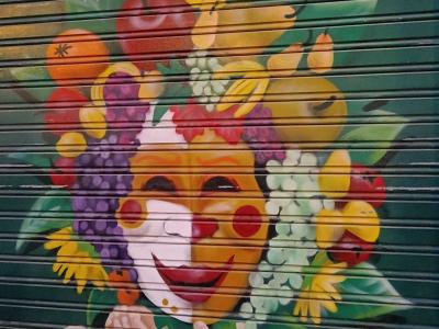 Visage de fruits style Arcimboldo — Street art à Madrid