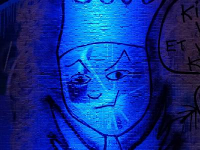 Royal Silhouette in Blue Light — Street art in Paris