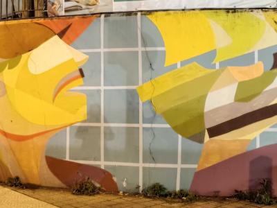 Formes organiques colorées par Godmess — Street art de Godmess à Porto