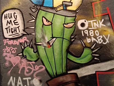 Hug me tight — Street art in London