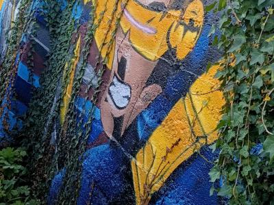 Portrait féminin coloré — Street art à Rennes