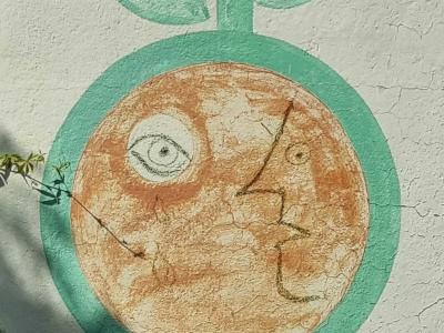 Pomme joyeuse — Street art à Strasbourg