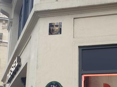 Mosaic Portrait Rue Montmartre — Street art in Paris