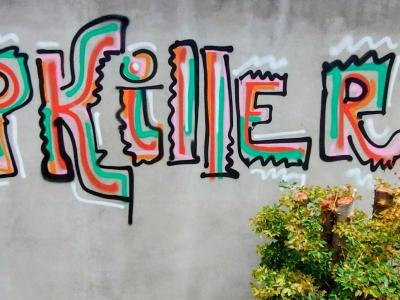 CripKiller Be Happy — Street art à Saint-Paul