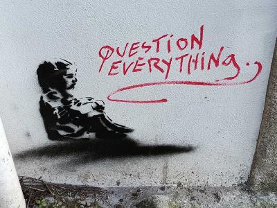 Question everything — Street art à Porto