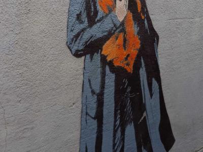 Femme à l'écharpe orange — Street art à Vilnius