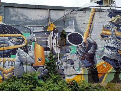 Geometric Urban Creatures — Street art by Herr von Bias in Berlin